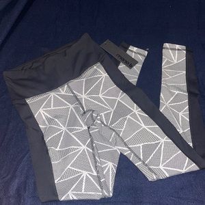 NWT mono b leggings.